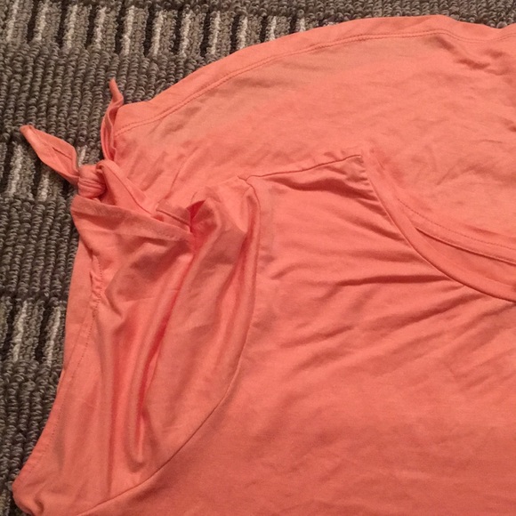 New with tags tee - Picture 2 of 4